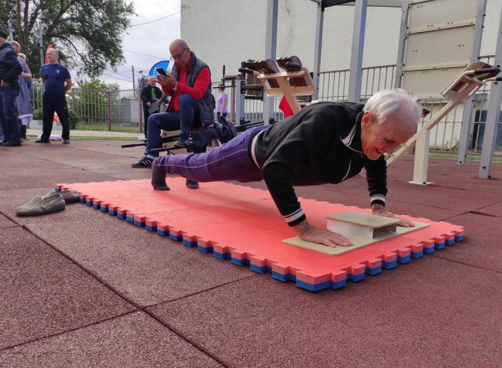 Анатолий Федосеев к своему 85-летию выполнил нормативы на золотой знак ГТО «Готов к труду и обороне»..